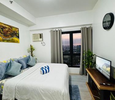 Phil-Am Apartment | Vinia Infinity Studio 1 Near Malls with WiFi and Netflix