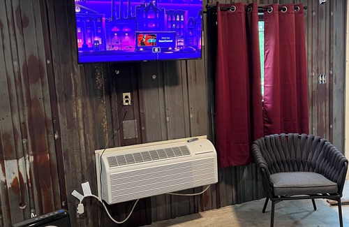 Loretto Apartment | Vintage 1-bedroom apartment with AC, WiFi on Bourbon Trail - Loretto