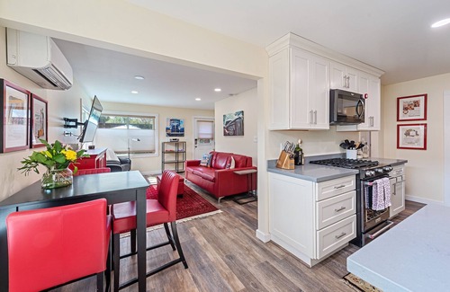Santa Rosa Apartment | Vintage 2 bedroom, Proctor Terrace