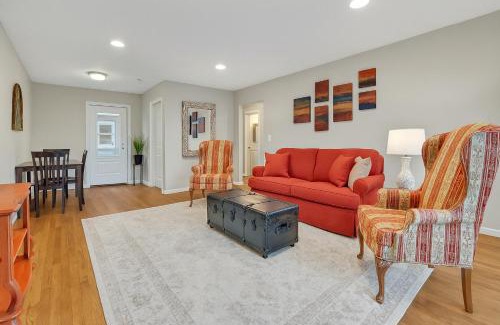 Lindridge-Martin Manor House | Vintage 2BR house with huge fenced yard & Parking