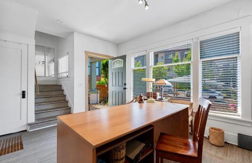 Eastlake House | Vintage 3 Bedroom Home in Prime Eastlake Seattle with Private Parking