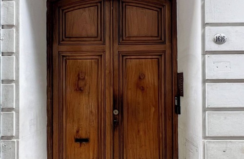 Almagro Condo | Vintage 4-bedroom condo in Recoleta, Buenos Aires. Safe neighborhood