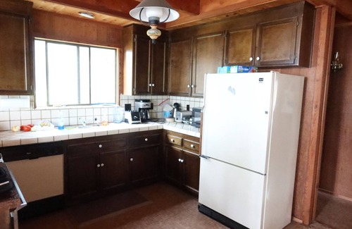 Chester Cabin | Vintage 4-bedroom cabin in Lake Almanor West with WiFi
