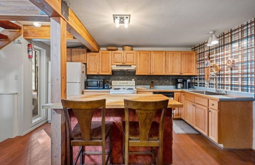 West End Cabin | Vintage Aspen Miner's Cabin