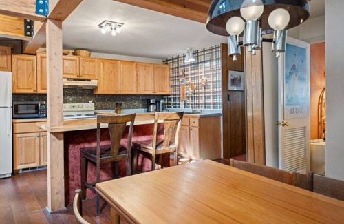 West End Cabin | Vintage Aspen Miner's Cabin