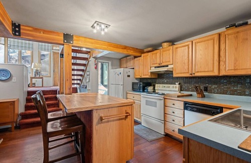 West End Cabin | Vintage Aspen Miner's Cabin