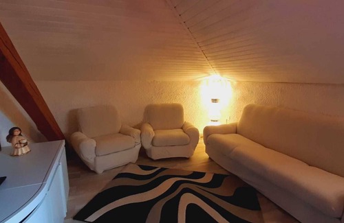Monclassico Apartment | Vintage attic room