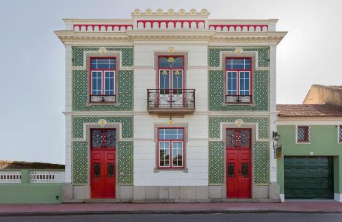 Ovar House | Vintage Balcony Guesthouse