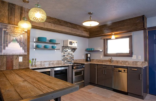 Okoboji Hotel | Vintage Block Inn & Suites