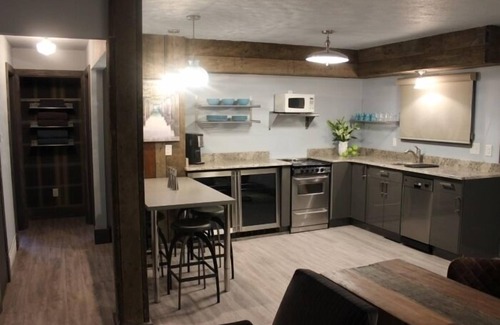 Okoboji Hotel | Vintage Block Inn & Suites