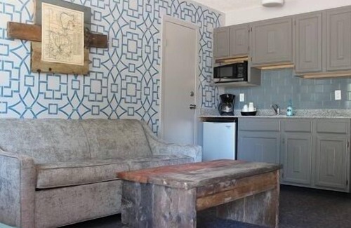 Okoboji Hotel | Vintage Block Inn & Suites