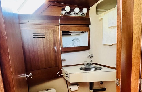 Wainfleet Boat Rental | Vintage Boat Stay