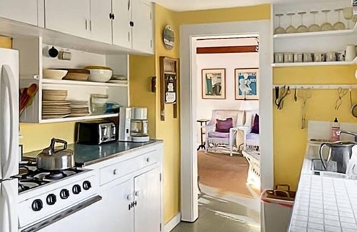 Pocomo House | Vintage Bohemian Nantucket Cottage 3BR