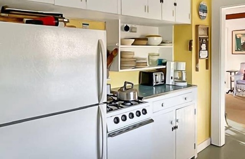 Pocomo House | Vintage Bohemian Nantucket Cottage 3BR