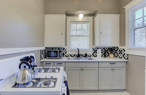 Midtown Apartment | Vintage Boho Apartment in Great Midtown Location!