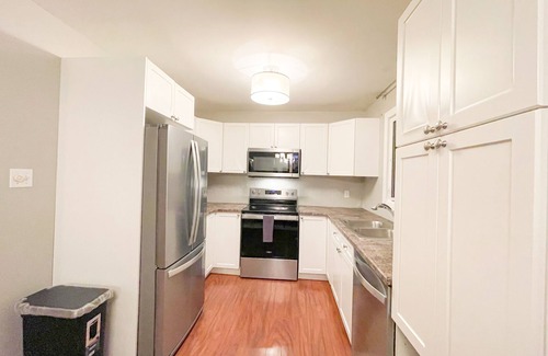 Yorkton House | Vintage Bungalow. It’s Better than a hotel. spread out & enjoy the space.