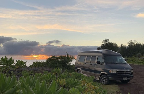 Hilo House | Vintage Campervan with Good Vibes - from Campervans Big Island