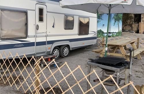 Gascones House | Vintage caravan rental on weekends and holidays