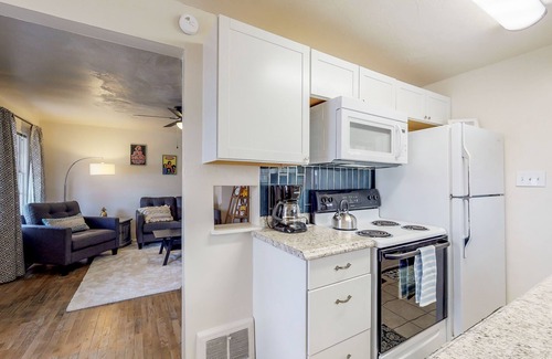 Twin Falls Apartment | Vintage Casita 2 Bdr, Pet Friendly!