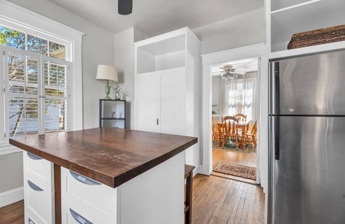 Lakeside House | Vintage Charm in Lakeside | A Timeless RVA Retreat