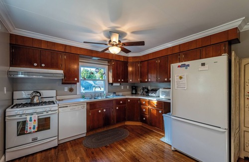 Fayetteville House | Vintage Charm in the New River Gorge