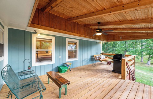 Fayetteville House | Vintage Charm in the New River Gorge