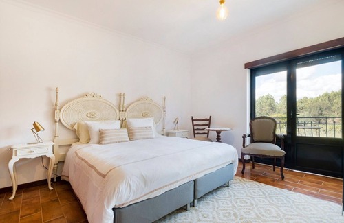 Figueiro dos Vinhos Apartment | Vintage Charm Meets Modern Comfort