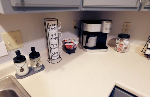 Near Northside House | Vintage Charm-Modern Comfort - 2BR Townhome -Near Downtown