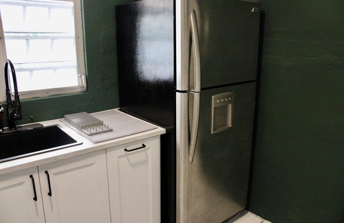Santurce Apartment | Vintage Charm n Historic Miramar - AC, Fast Wifi, Large Balcony, Very Spacious!
