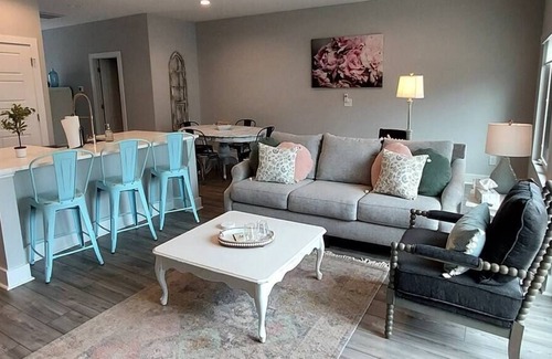 Clayton House | Vintage Chic Townhome Sleeps 8 / #14