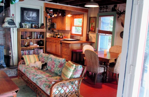 Rock Stream Cottage | VINTAGE COTTAGE OVERLOOKING SENECA LAKE PRIVATE BEACH/DOCK/KAYAKS/CAMPFIRE