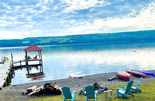 Rock Stream Cottage | VINTAGE COTTAGE OVERLOOKING SENECA LAKE PRIVATE BEACH/DOCK/KAYAKS/CAMPFIRE