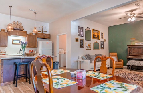 Enterprise Cottage | Vintage Cottage!