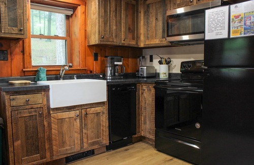 Lake Delton Cottage | Vintage Cottage on Lake Delton