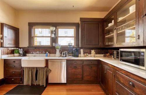 Kerns House | Vintage Craftsman in Byrnes Addition - 99 WalkScore