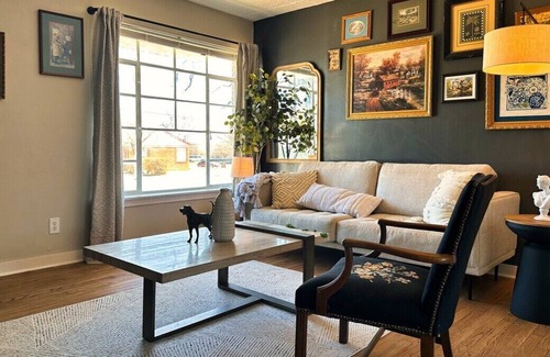 Central Oklahoma City House | Vintage Design Unit near Science Museum