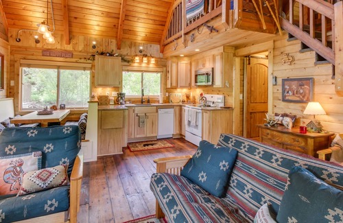 Cle Elum Cabin | Vintage dog-friendly riverfront cabin with covered deck & fireplace - near lake