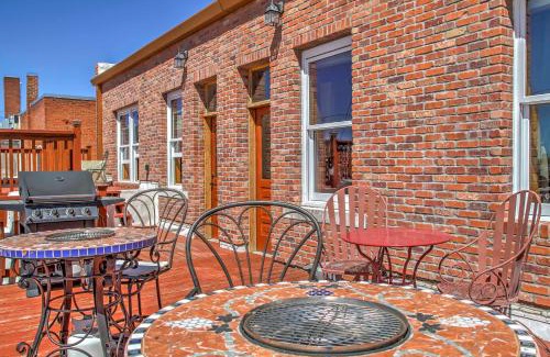 Laramie Apartment | Vintage Downtown Laramie Apartment with Deck!