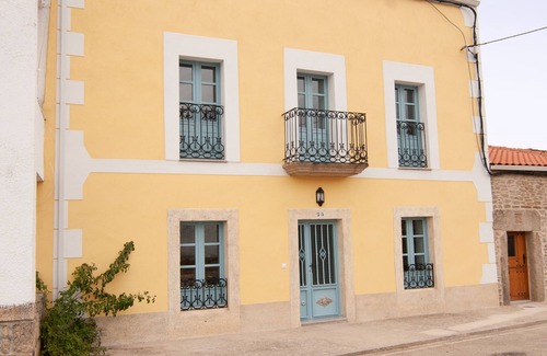 Cerezal de Penahorcada House | Vintage Cottage With Large Yard