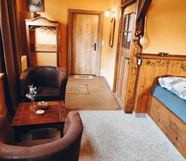 Bad Klosterlausnitz Apartment | Vintage Ferienwohnung Viktoria