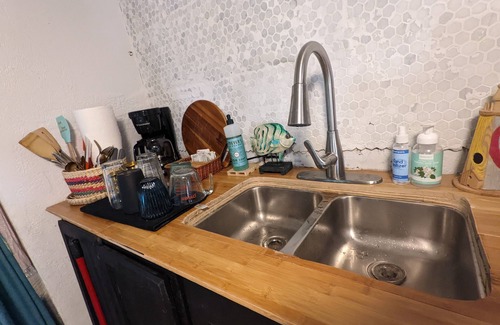 Travis County House | Vintage Glamping close to Austin!