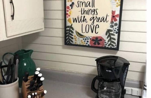 Fire Mountain Apartment | Vintage granny flat 1 mile to beautiful beach