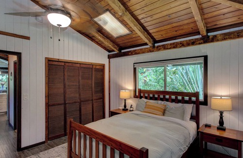 Kehena House | Vintage Hawaii Home 1 Minute Walk To Kehena Beach
