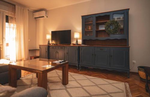 Dakovo Apartment | Vintage