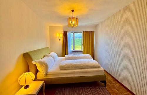 Faulensee House | Vintage Lake View Villa with Outdoor Pool