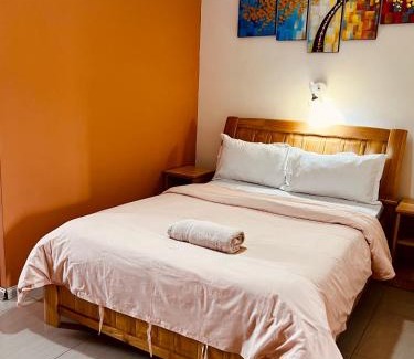 Trianon Bed & Breakfast | Vintage Lodge