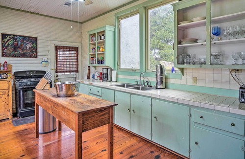 New Roads House | Vintage Louisiana Vacation Rental Home