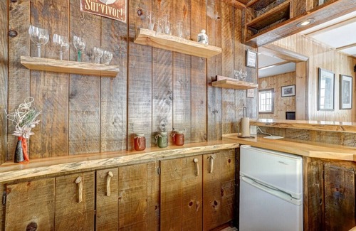 Papineau Regional County Municipality Cottage | Vintage luxury in the heart of the Petite Nation