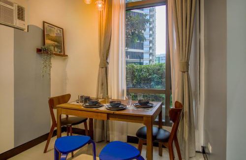Pinagsama Apartment | Vintage Mickey Disney Stay in BGC -200mbps wifi