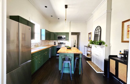 Mid-City House | Vintage Mid-City Gem